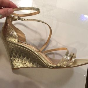 Badgley Mischka Carnation II Gold Wedge 8